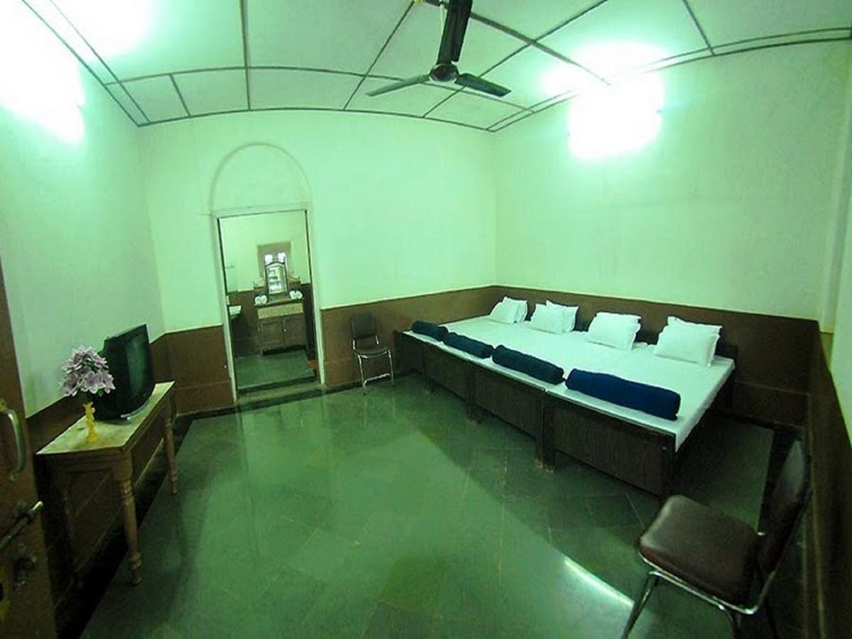 Cecil Hotel Matheran Ngoại thất bức ảnh